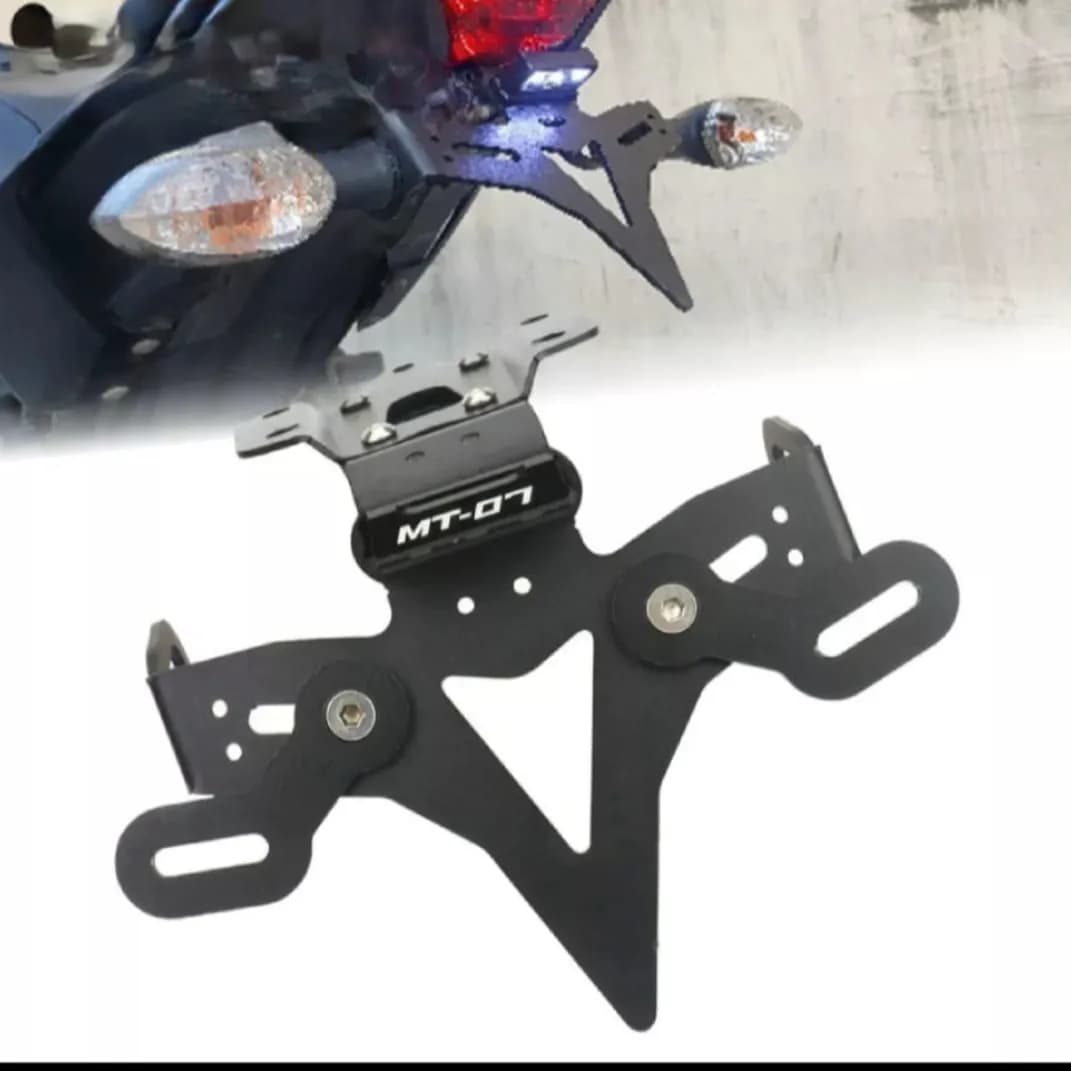 Porta placa con luz MT-07
